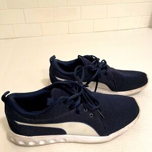 Mens Puma sneakers 10.5